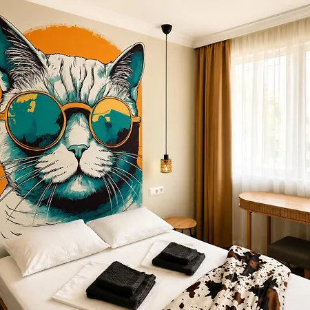 Pop Art Urban Oasis Апартамент
